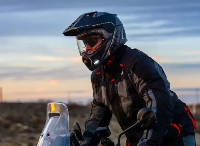 Sena Outlander Adventure MC-Hjelm Svart Matt 
