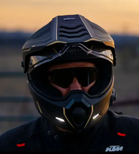 Sena Outlander Adventure MC-Hjelm Svart Matt 