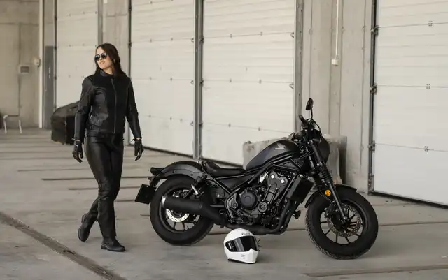 Sweep Mamba Dame Skinnjakke Svart 