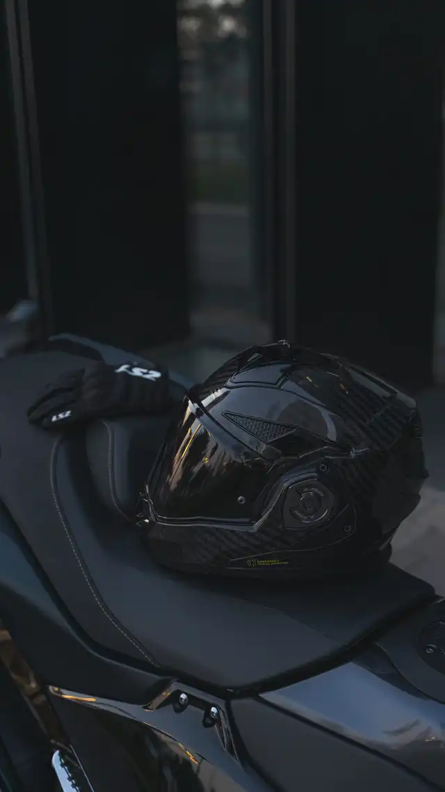 LS2 Åpningshjelm FF901 Advant X Gloss Carbon 