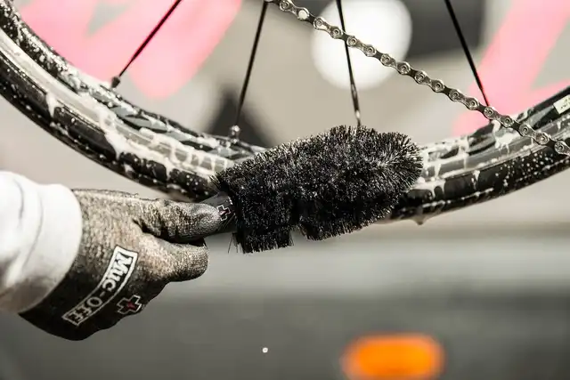 Muc-Off Wheel & Brake Brush Hjul og bremsebørste 