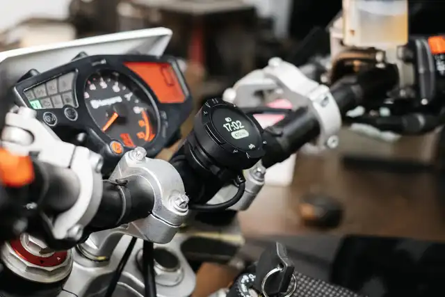 Beeline Moto II 12 VPowered Mount Modul 