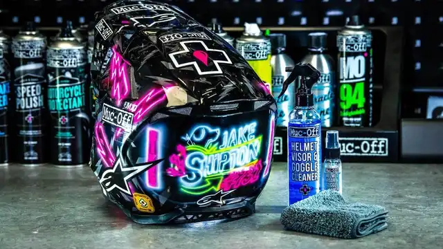 Muc-Off Helmet & Visor Cleaner Effektiv visir og hjelmrengjøring 