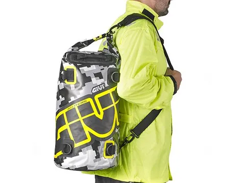 Givi EA114CM Vanntett Easy 30L til sete eller bak 