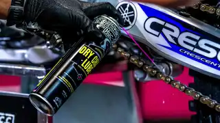 Muc-Off Motorcycle Dry Chain Lube 400ml Langtlevende kjedespray