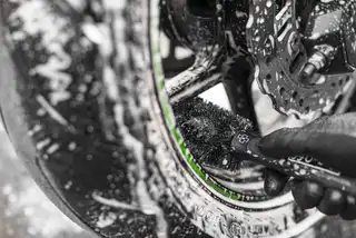 Muc-Off Wheel &amp; Brake Brush Hjul og bremsebørste