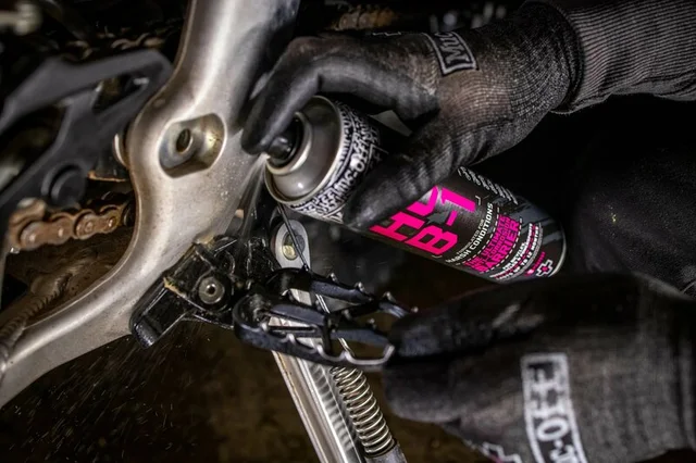 Muc-Off HCB-1 Harsh Conditions Løser opp rust og beskytter sykkelen 