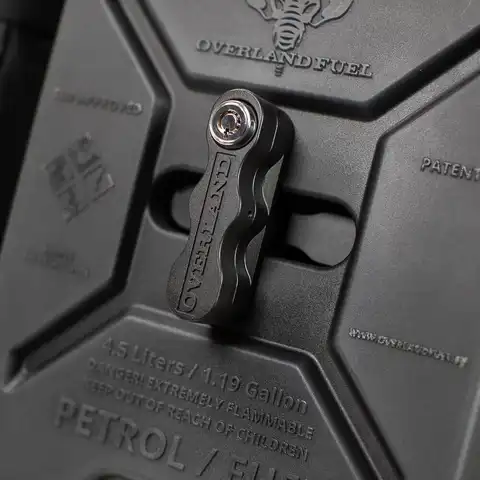 KRIEGA OVERLAND LOCKABLE MOUNT Låsbart feste til Overland-Kanner