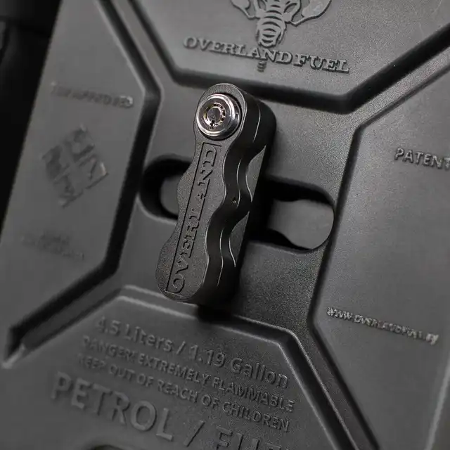 KRIEGA OVERLAND LOCKABLE MOUNT Låsbart feste til Overland-Kanner 