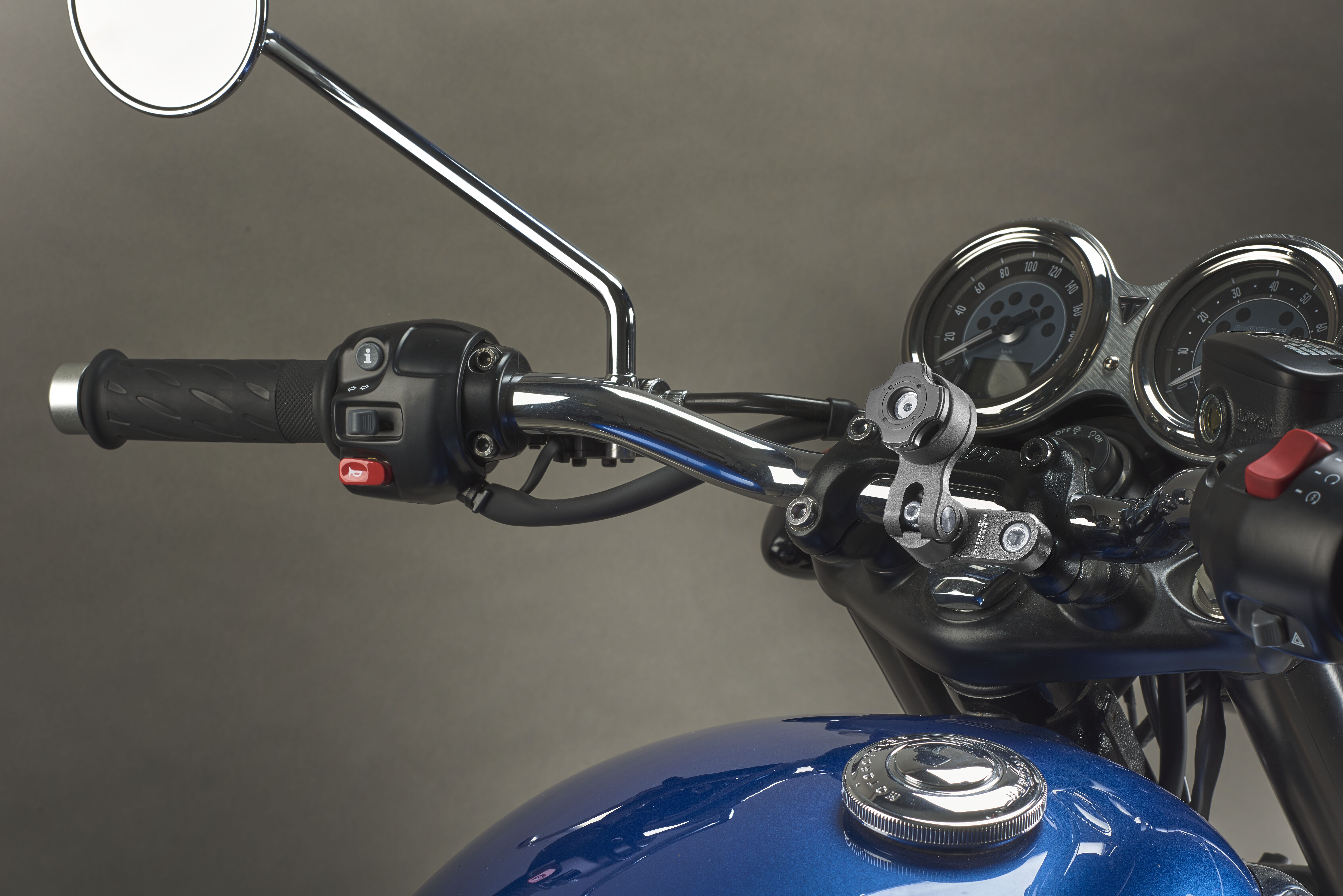 Interphone Quiklox Riser/Bar Clamp Mount 