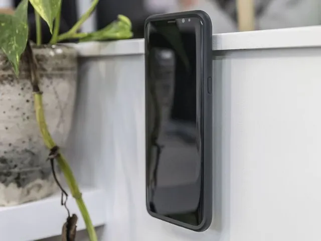 QUAD LOCK Adhesive Wall Mount QUADL ADHESIVE WALL MOUNT (TWIN PACK) 