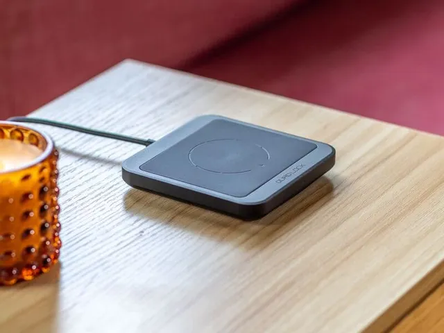 QUAD LOCK MAG Wireless Charging Pad QUADL WIRELESS CHARGING PAD 