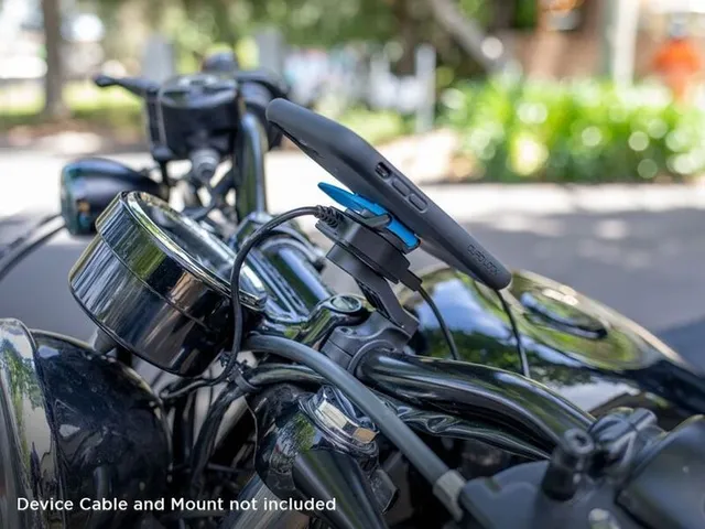 QUAD LOCK Motorcycle USB Charger QUADL MOTORCYCLE USB CHARGER 