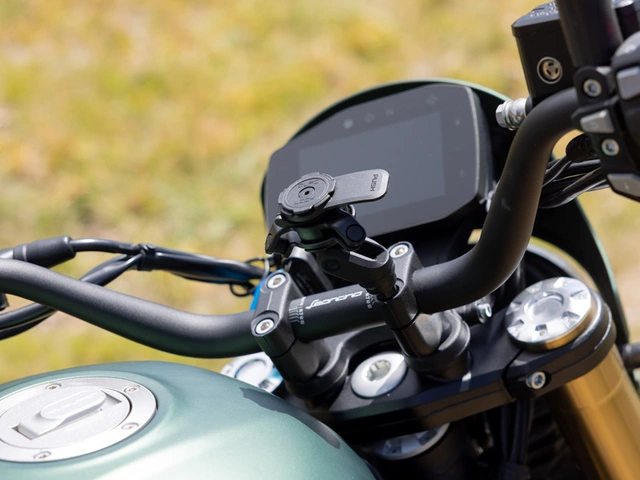 QUAD LOCK Pro Handlebar Clamp Mount QUADL MOTO HANDLEBAR CLAMP MOUNT PRO 