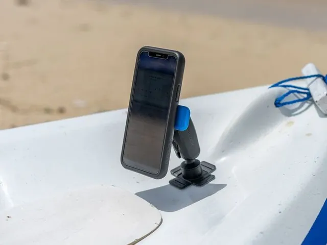 QUAD LOCK 360 Flexible Adhesive Base QUADL 360 BASE FLEXIBLE ADHESIVE 