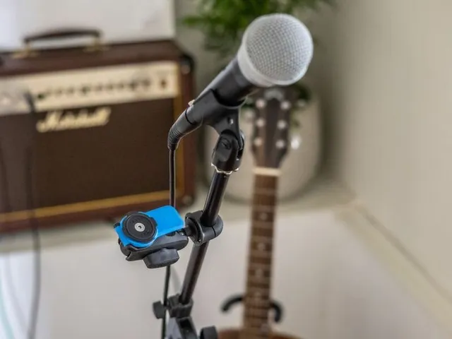 QUAD LOCK 360 Bar Clamp Base - Medium QUADL 360 BASE BAR CLAMP MEDIUM 