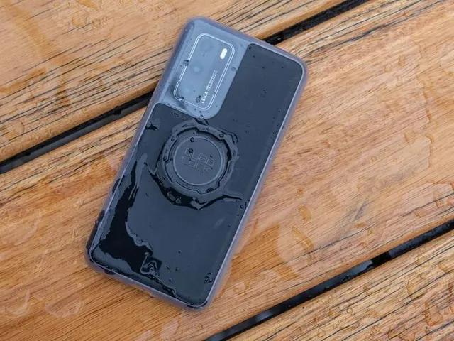 QUAD LOCK Poncho  - Huawei P30 QUAD LOCK Poncho  - Huawei P30 