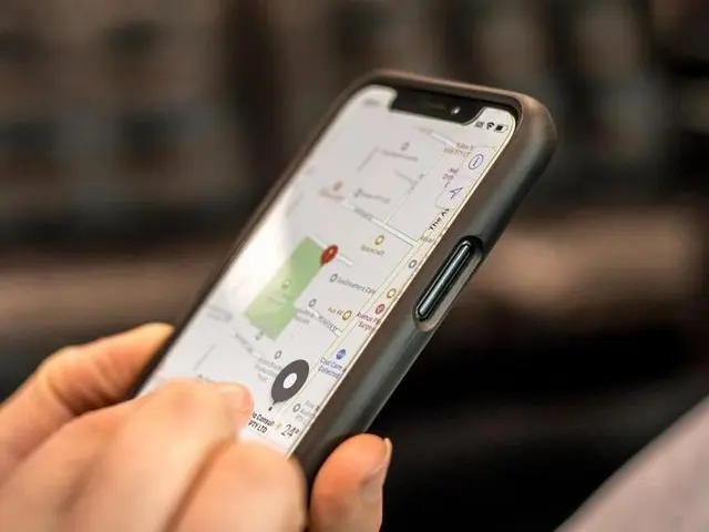 QUAD LOCK iPhone Screen Protector 