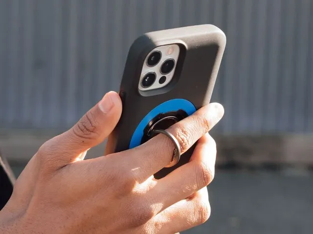 QUAD LOCK Phone Ring/Stand Version 2 QUADL PHONE RING / STAND  NEW 