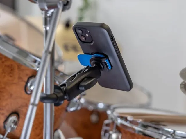 QUAD LOCK 360 Dual Pivot Arm - Medium QUADL 360 ARM DUAL PIVOT MEDIUM 