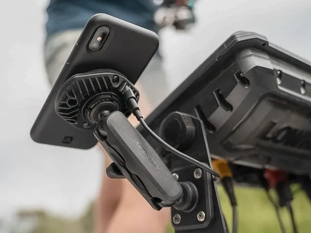 QUAD LOCK 360 2 Holes Rectangle Base QUADL 360 BASE FLAT RECTANGLE 2 HOLE 