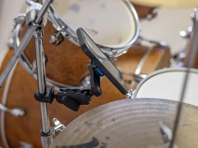 QUAD LOCK 360 Bar Clamp Base V2 - Small QUADL 360 BASE BAR CLAMP SMALL 