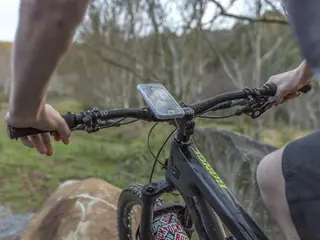 QUAD LOCK iPhone MAG Poncho Poncho Weather Protection