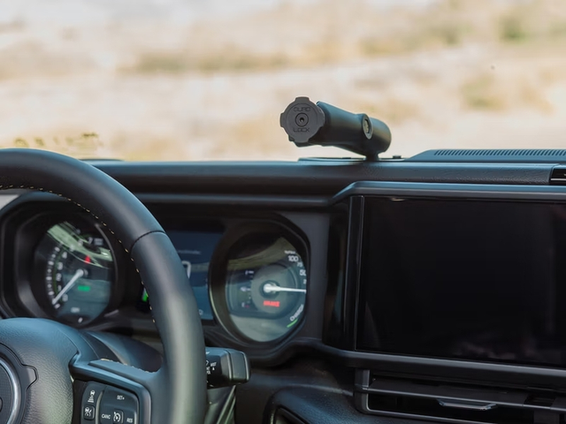 QUAD LOCK 20mm Ball Top Cap Adaptor QUADL 20MM BALL TOP CAP ADAPTOR 