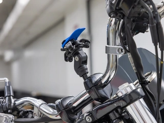 QUAD LOCK Handlebar Clamp Mount QUADL MOTORCYCLE HANDLEBAR CLAMP MOUNT