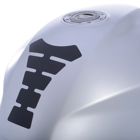 Oxford Spine - Embossed Carbon Tankbeskytter fra Oxford