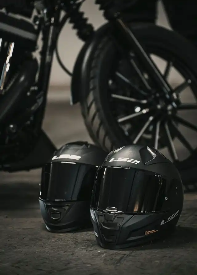 LS2 MC-Hjelm FF811 Vector II Matt Svart 