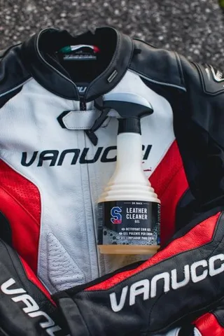 S100 Lærrens Gel Skinnrens, perfekt og skånsom 