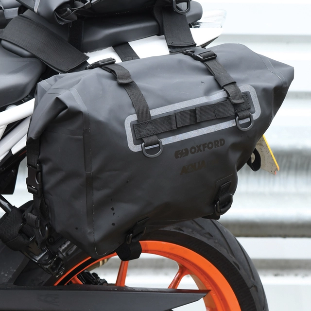 Oxford Aqua P32 Panniers Black Strap-on Sidevesker fra Oxford 
