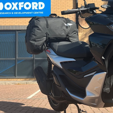 Oxford AQUA D-70 Duffle Bag Black Praktisk 70L til bak på sykkelen
